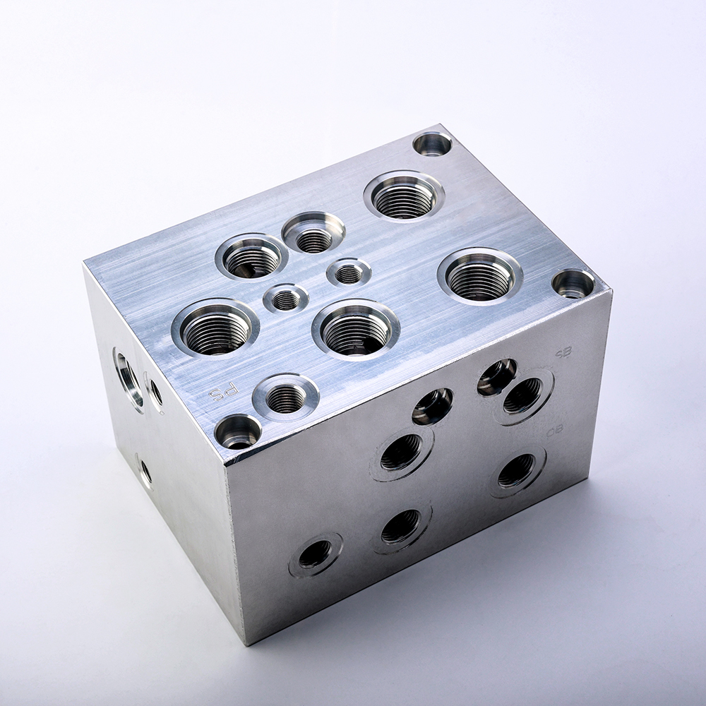 High-Precision Aluminum and Steel Hydraulic Manifold Block with +/-0.01mm Tolerance for Heavy-Duty Applications